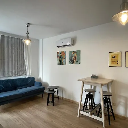 Lovely 1-bd With Patio In Center Διαμέρισμα *