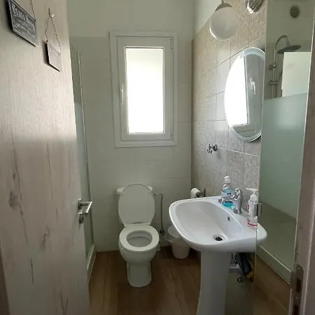 Lovely 1-bd With Patio In Center Nikósie