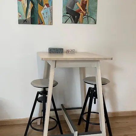 Apartmán Lovely 1-bd With Patio In Center *